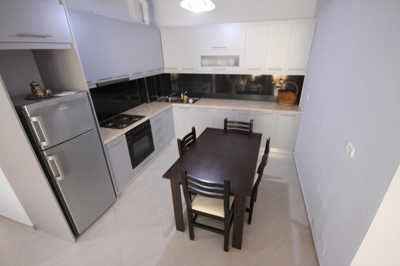 Ideal Holiday Apartments Sarande Bagian luar foto