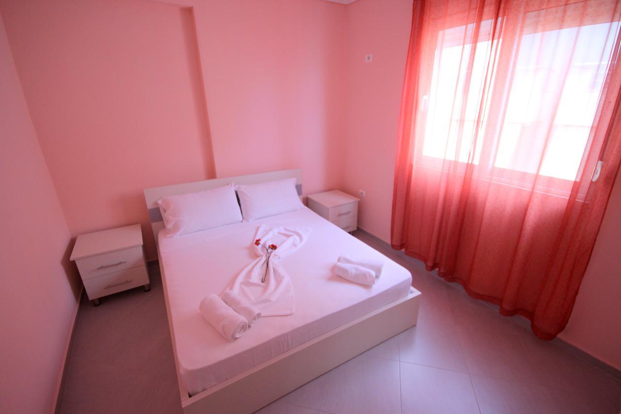 Ideal Holiday Apartments Sarande Bagian luar foto