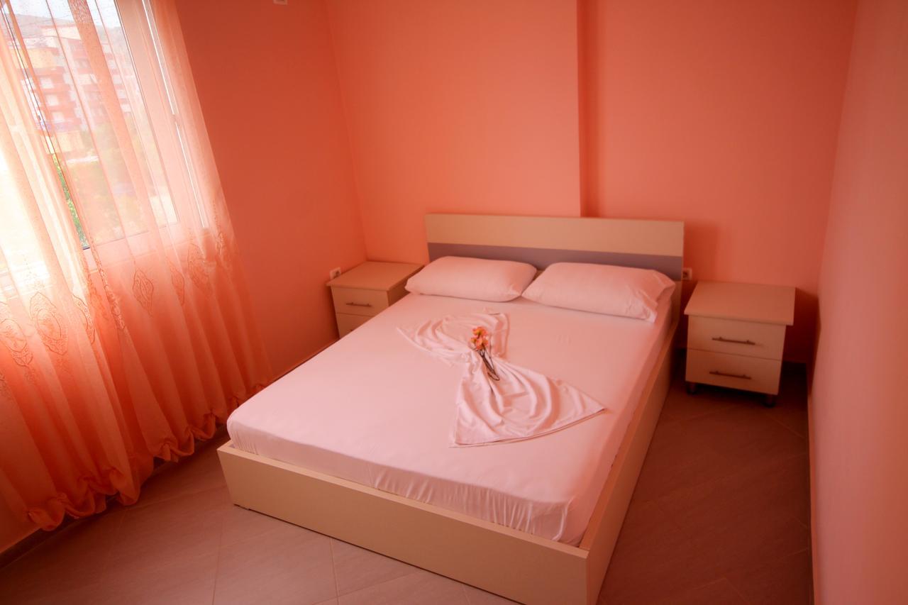 Ideal Holiday Apartments Sarande Bagian luar foto