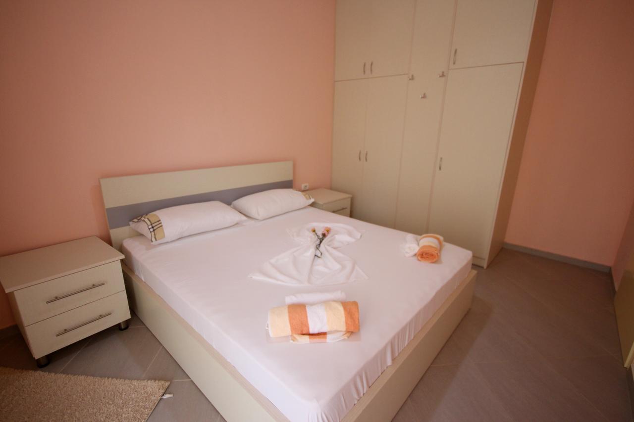 Ideal Holiday Apartments Sarande Bagian luar foto