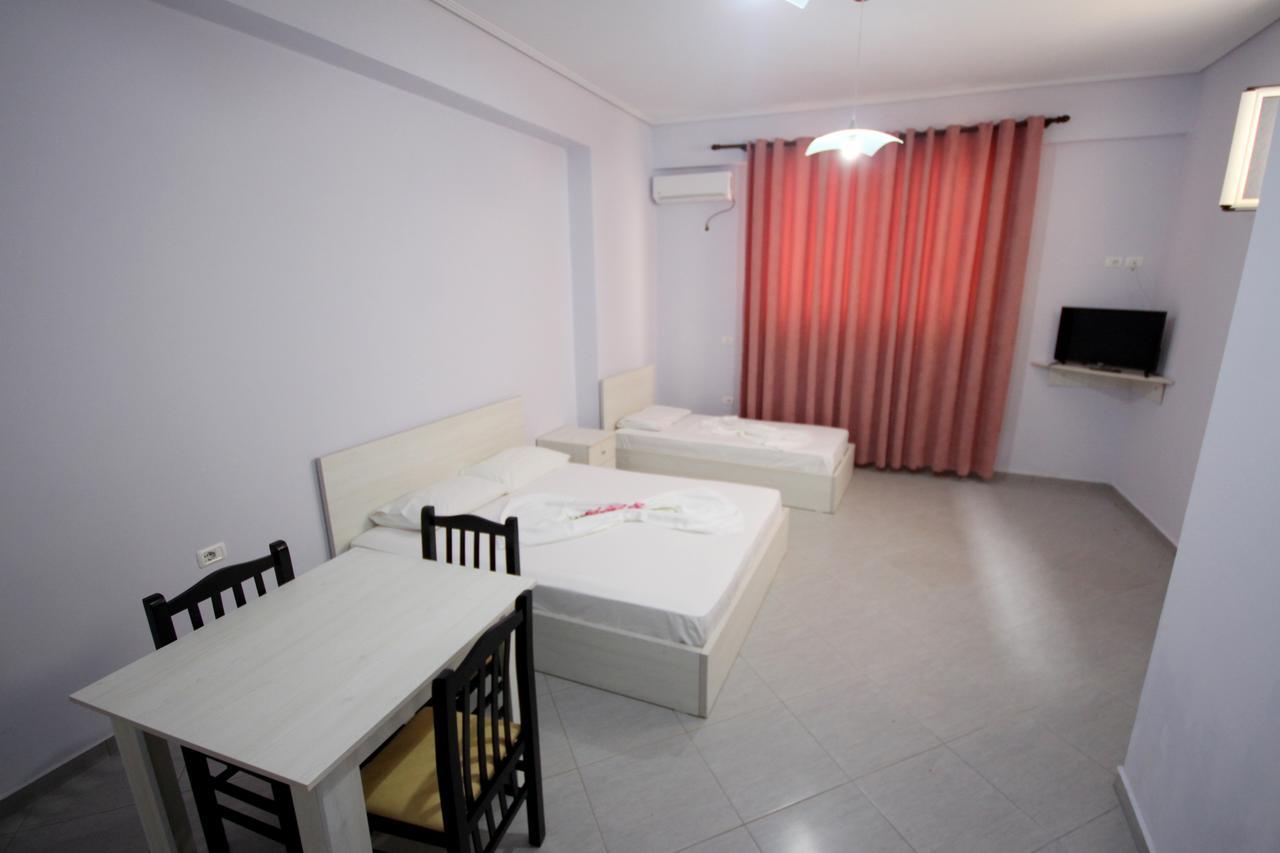 Ideal Holiday Apartments Sarande Bagian luar foto
