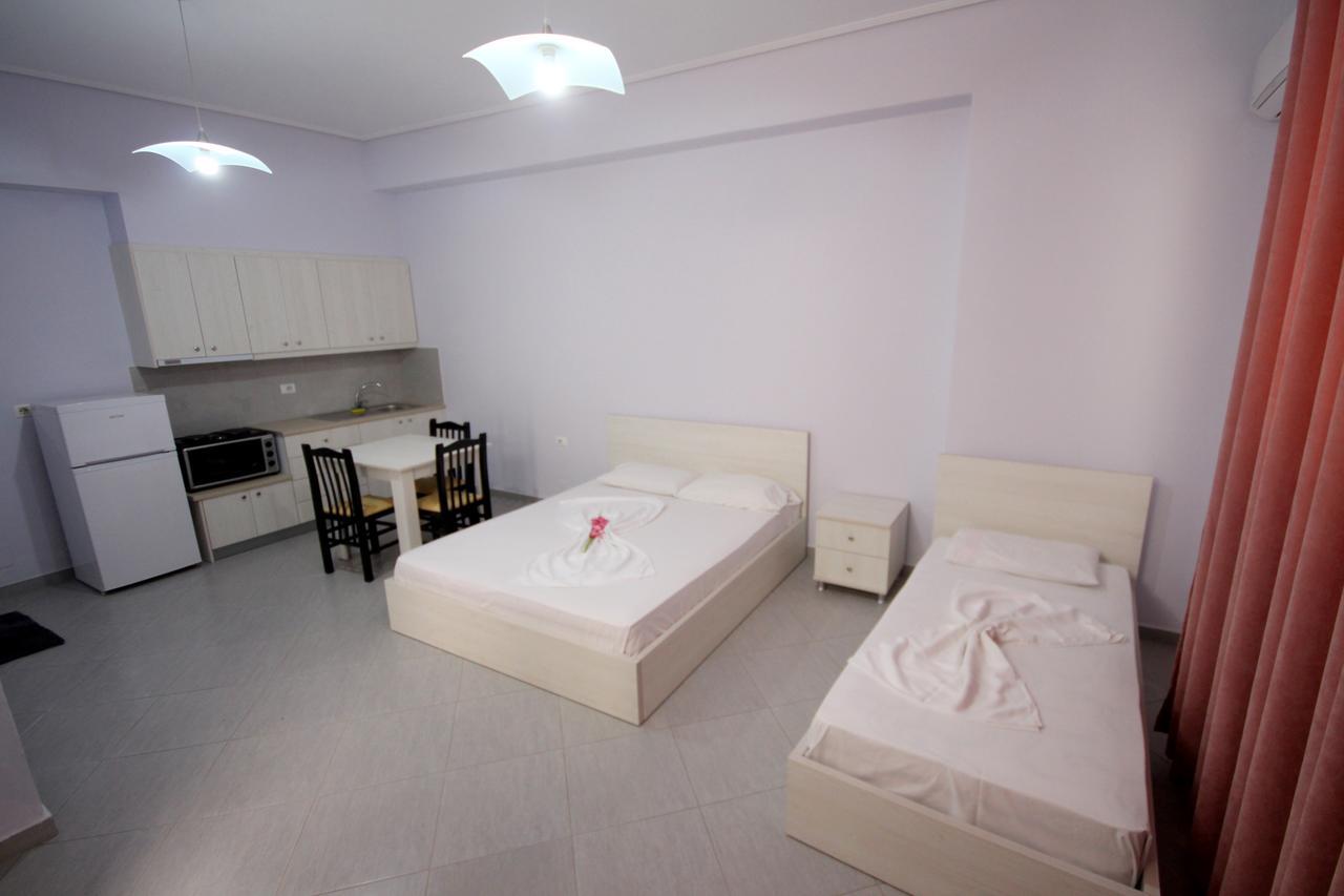 Ideal Holiday Apartments Sarande Bagian luar foto